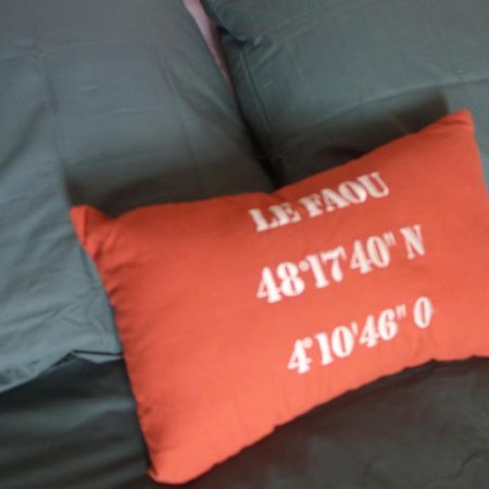 Apparts 17 Avec Cachet Au Centre Petite Citee De Caractere Le Faou Exterior foto