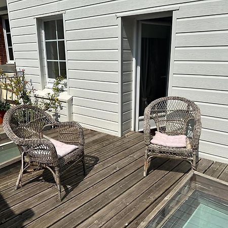 Apparts 17 Avec Cachet Au Centre Petite Citee De Caractere Le Faou Exterior foto