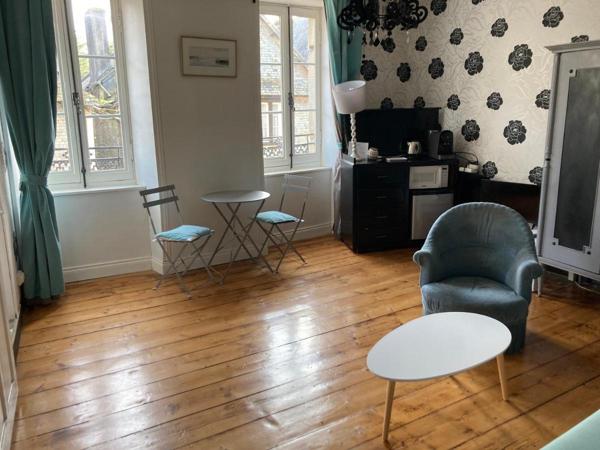 Apparts 17 Avec Cachet Au Centre Petite Citee De Caractere Le Faou Exterior foto