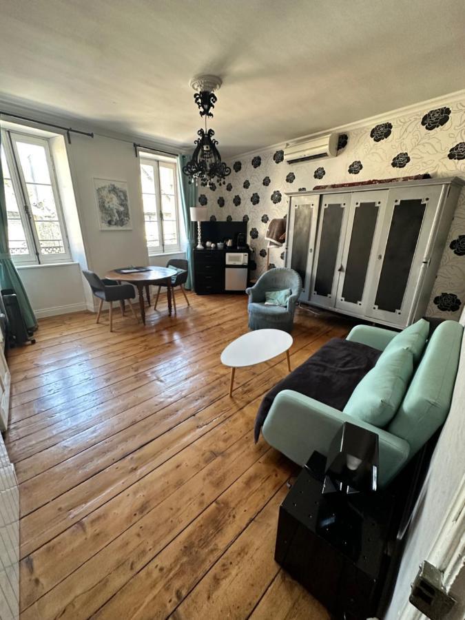 Apparts 17 Avec Cachet Au Centre Petite Citee De Caractere Le Faou Exterior foto