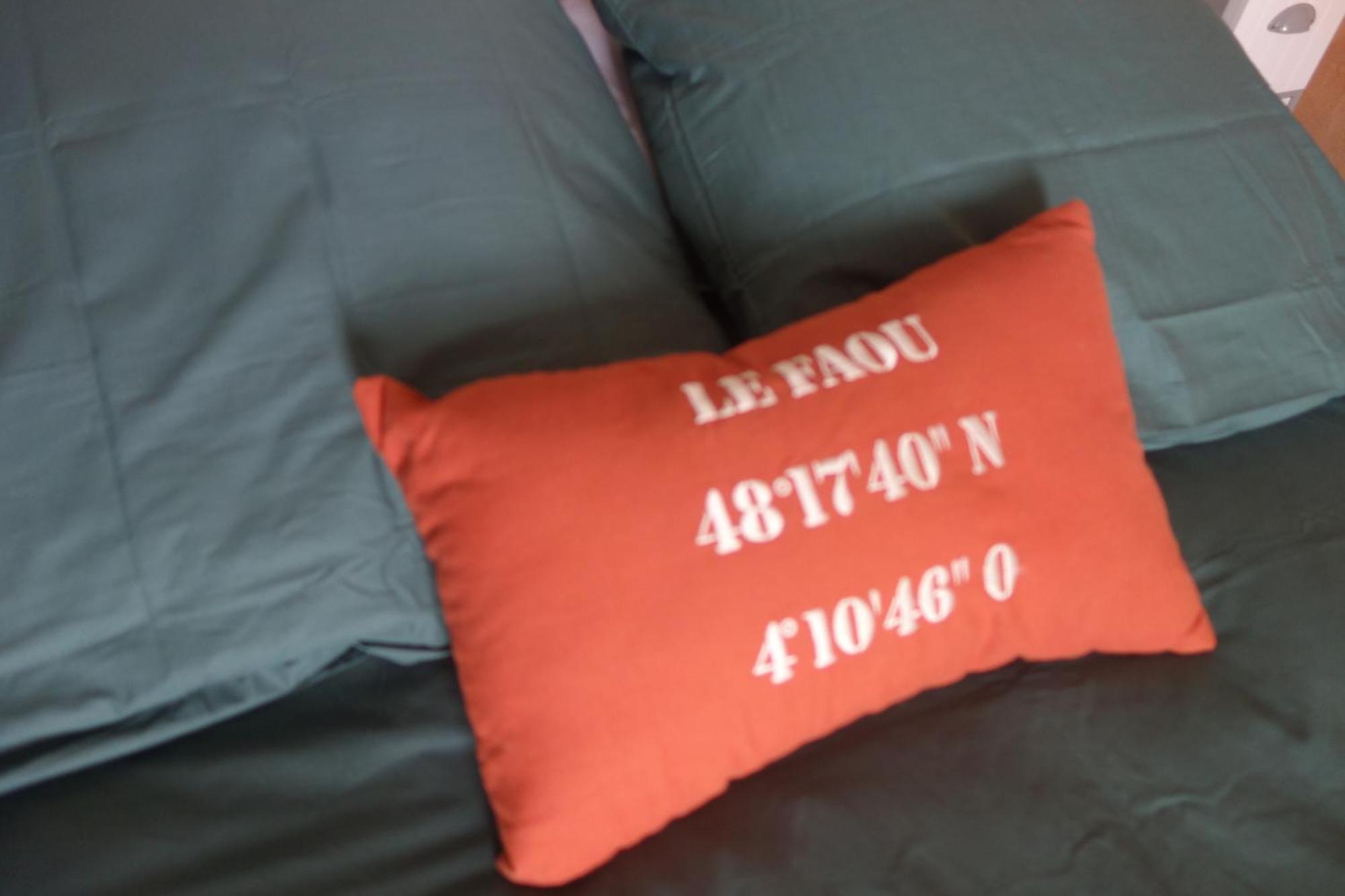 Apparts 17 Avec Cachet Au Centre Petite Citee De Caractere Le Faou Exterior foto