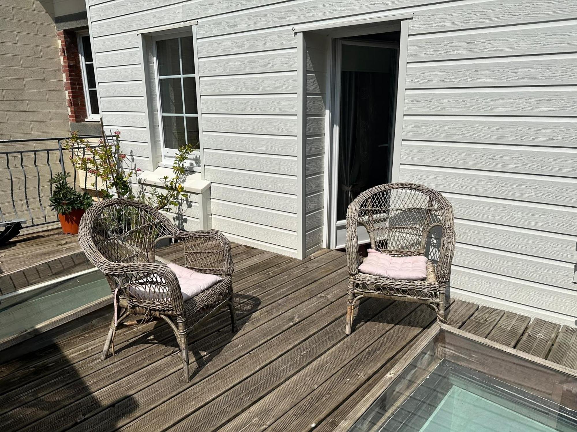 Apparts 17 Avec Cachet Au Centre Petite Citee De Caractere Le Faou Exterior foto